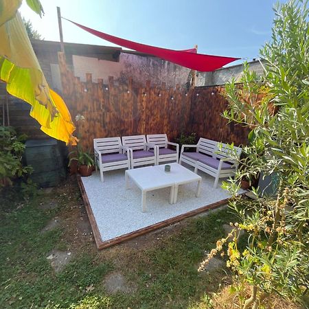 שינון Chaleureuse Maison De Ville Avec Parking Gratuit מראה חיצוני תמונה